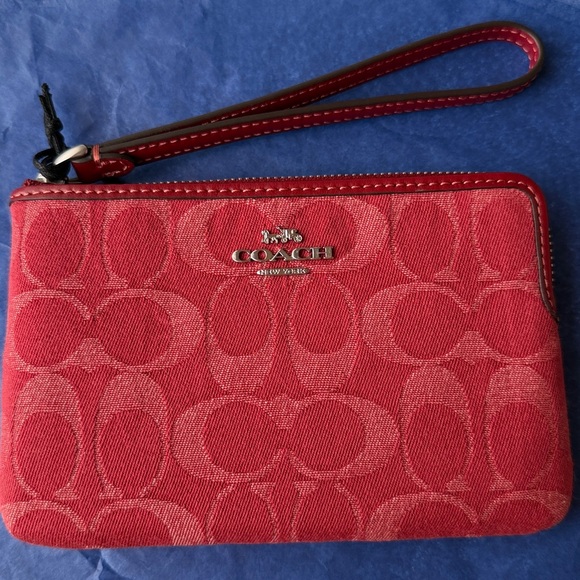 ❤️💘❤️ COACH CORNER ZIP WRISTLET IN SIGNATURE DENIM ❤️💘❤️ NWT ❤️💘❤️ - Picture 9 of 16